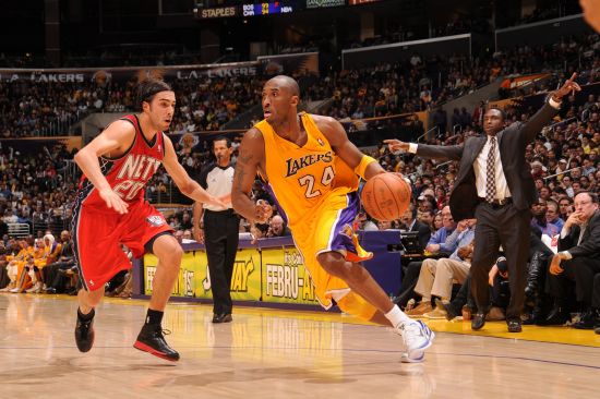 乔丹运球突破的速度是否比科比更快?-怎么学KOBE的突破和运球 _感人网