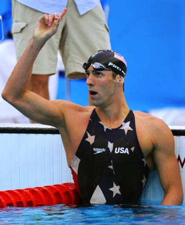  مايكل فيلبس يفوز بذهبية سباحة الفراشة 200م رجال مسجلا رقما عالميا جديدا في أولمبياد بكين