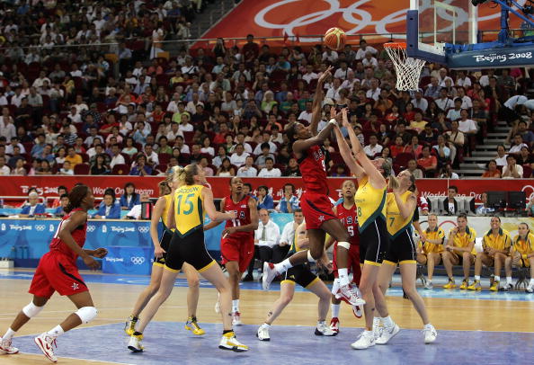 الولايات المتحدة تفوز بذهبية كرة السلة للسيدات في الأولمبياد