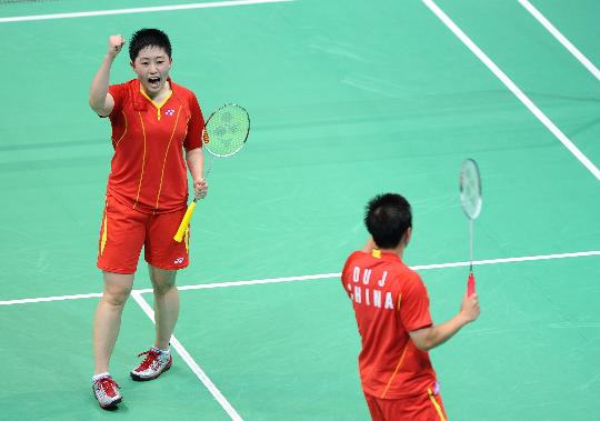 图文-羽毛球女子双打赛况 中国选手胜利后欢呼