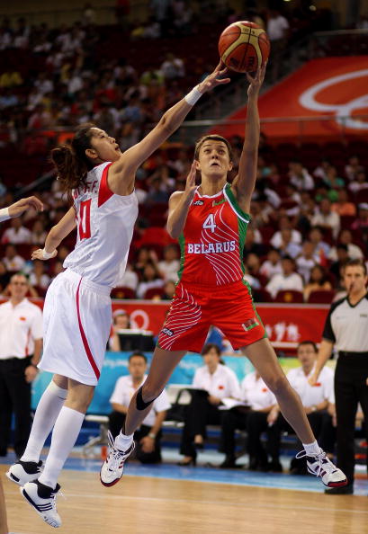 图文-中国女篮77-62白俄罗斯 隋菲菲封盖对手