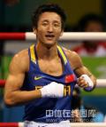 图文-拳击48公斤级半决赛 邹市明开心