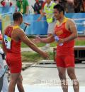 图文-孟关良/杨文军500米划艇卫冕 兄弟二人庆祝