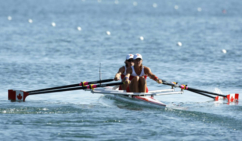 图文-女子轻量级双人双桨半决赛 加拿大队在比赛