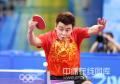 图文-乒乓球男子团体半决赛 王皓回球小心谨慎