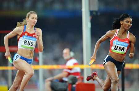 Richards leads U.S. to women's 4x400m relay win