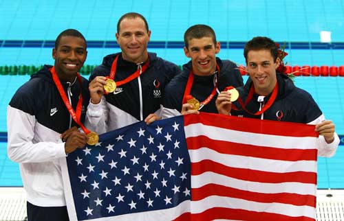 Photo: US wins 4 x 100m Freestyle Relay gold with stunning new world record