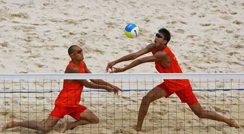 Photos: Men's Beach Volleyball preliminary pool A match