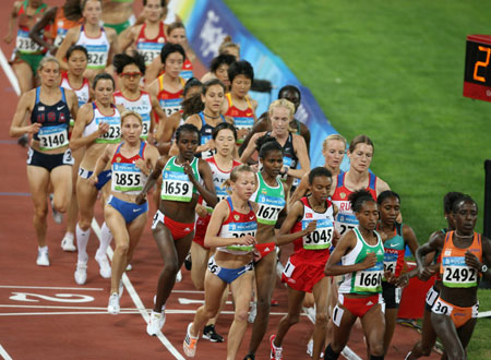 Photo: Ethiopian Dibaba wins women's 10,000m gold