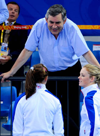 Photo: British PM Brown watches women's modern pentathlon 