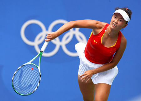 Hailed by home fans, Chinese women tennis players advance 