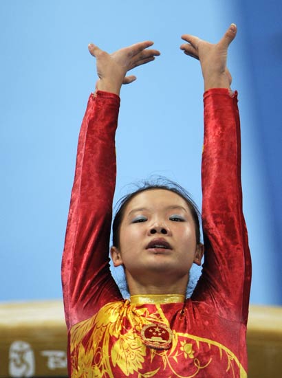 China gana el oro de gimnasia artística femenina por equipos  