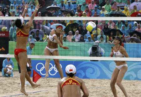 Dúo estadounidense se adjudica oro y el dúo chino gana plata en voleibol playa femenino