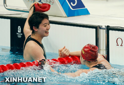 Nadadora china Liu Zige alcanza oro con tiempo récord en 200m mariposa  