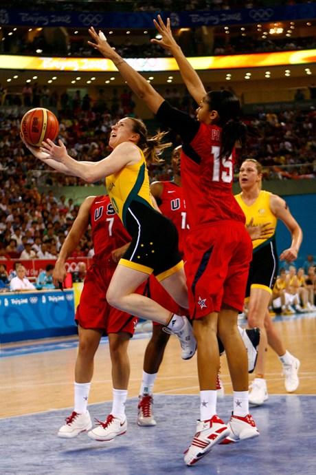 Basket-ball (F) : Les Américaines sextuplent