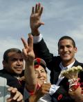 图文-奥运冠军米卢利回到突尼斯 英雄般的待遇