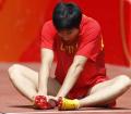 图文-刘翔因伤退出110米栏预赛 痛苦难忍