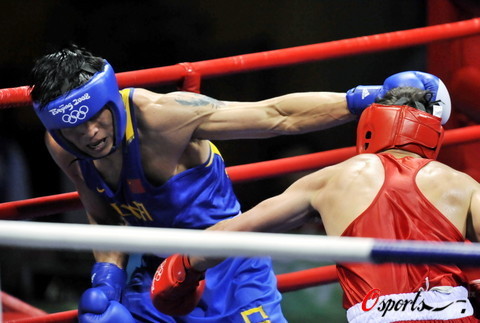 图文-拳击81公斤级中国收获金牌 打击关键部位