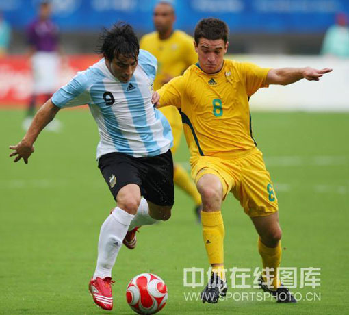 图文-[男足]阿根廷1-0澳大利亚 拉韦西强突对手