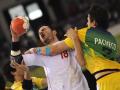 图文-男女手球预赛继续开战 被巴西两名队员夹击