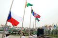 图文-捷克奥运代表团举行升旗仪式 升起捷克国旗
