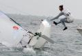 图文-奥运帆船帆板精彩回顾 跳入水中的一瞬