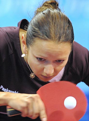 图文-乒乓球女单预赛 立陶宛运动员在比赛中