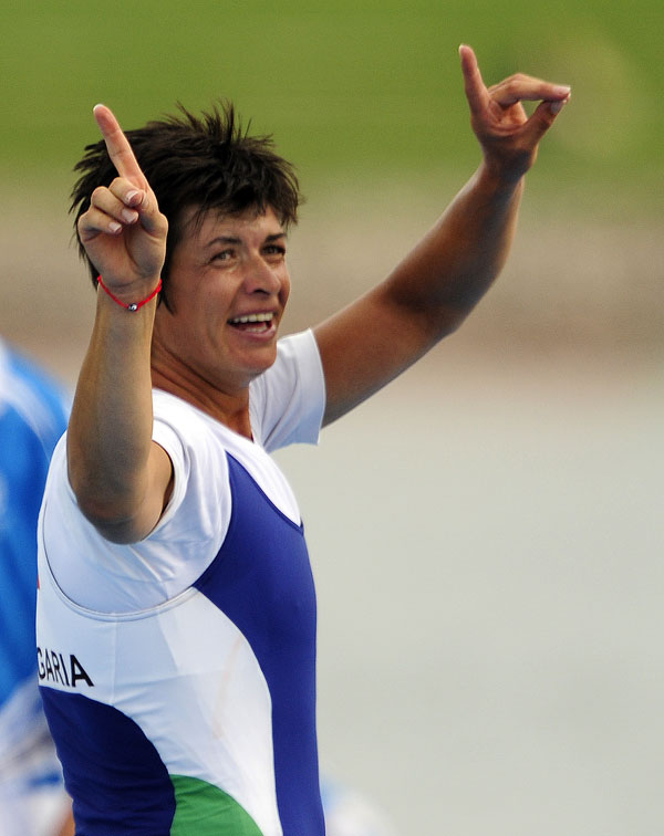 图文-[奥运]女子单人双桨 保加利亚选手奈科娃夺冠