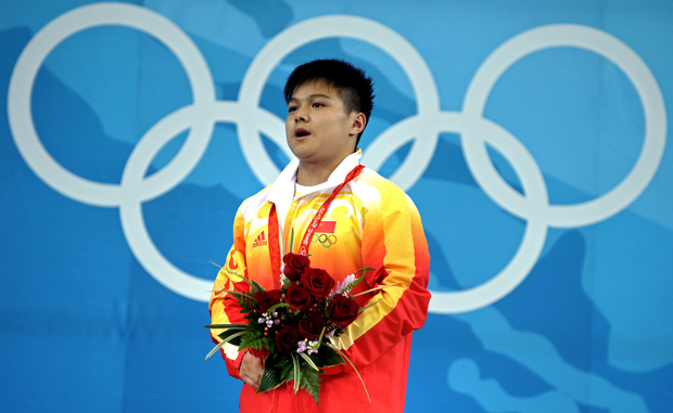 图文-[奥运]男子举重56公斤 龙清泉夺冠高唱国歌