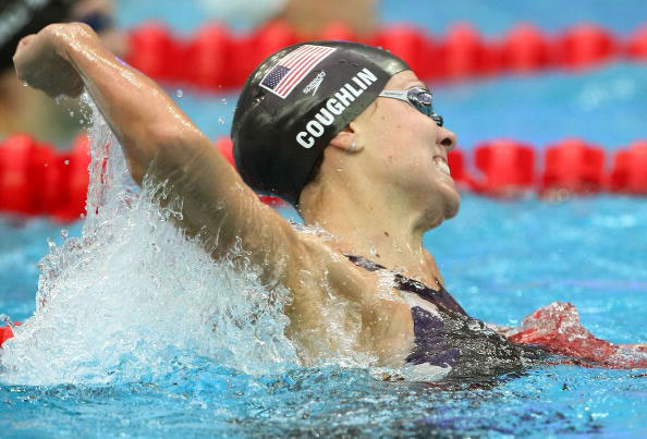 图文-女子100米仰泳决赛 夺冠一刻激情四溢