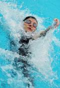 图文-女子200米仰泳考文垂破纪录夺冠