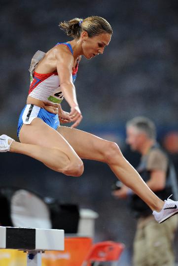 图文-女子3000米障碍俄罗斯选手夺金 萨米托娃跨栏
