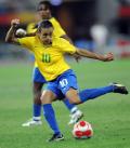 图文-女足巴西2比1胜挪威晋级四强 玛塔准备打门