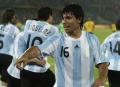 图文-男足半决赛巴西0-3阿根廷 阿圭罗在指什么