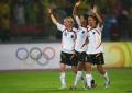 图文-德国女足2-0日本获铜牌 德国姑娘拿到铜牌
