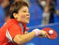 图文-北京奥运会乒乓球赛事开战 新加坡队员发球