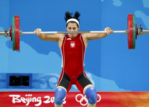 图文-奥运会11日女子举重比赛 胜败在此一“举”