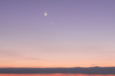 澳大利亚拍到水木火三星伴月奇观(图)