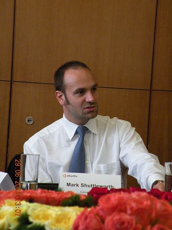 图为Ubuntu创始人马克·特尔沃思(Mark Shuttleworth) Ubuntu创始人批Windows7太贵且没本质提高
