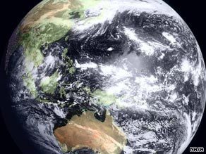 NASA公布日全食期间卫星拍摄地球图片(组图)