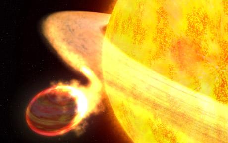 这颗叫做WASP-12b的行星是银河系中表面温度最高的行星——约1500摄氏度。但是，它可能在未来1000万年内被自己的母恒星完全吞噬。