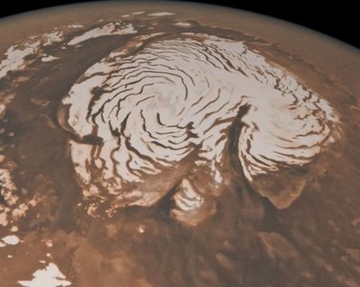天文学家揭开火星北极冰帽地质谜团