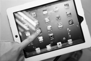 小学建议一年级学生统一购买iPad引热议