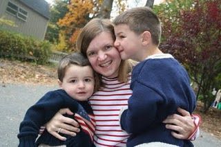 库格尔太太带着孩子去亲自试用试吃团购商品