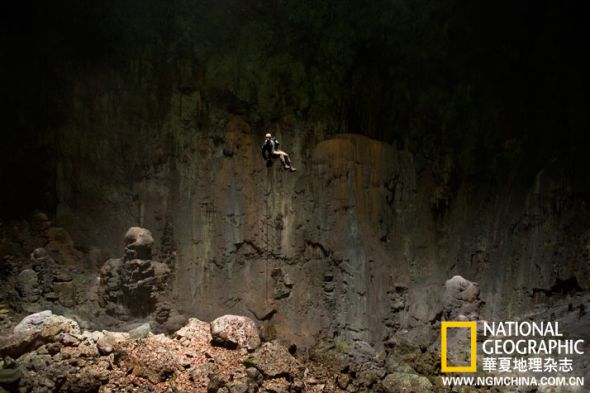 当地一些猎人观察到从地下出口刮来的强风，从而发现不少洞穴