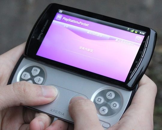 沃达丰接受索爱Xperia Play游戏手机预定_通讯