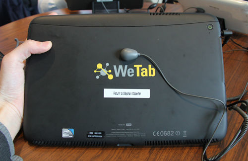 背面WeTab LOGO
