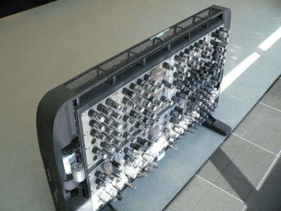 1946年，IBM推出603型电子乘法器