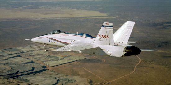 第853号F-18飞行实验机