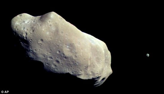 取之不尽用之不竭：美国宇航局的专家表示，开发小行星上的矿产将极大有助于缓解地球上目前面临的资源短缺问题